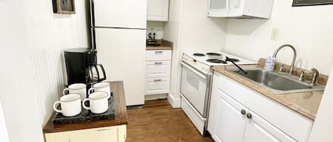Fridge, coffee/tea maker, toaster