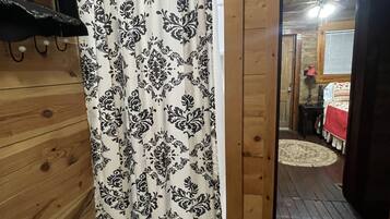 2 quartos, ferros/tábuas de passar roupa, Wi-Fi de cortesia