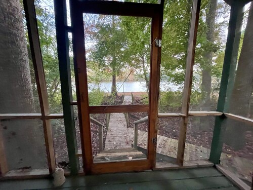 Row Cottages Honeysuckle Cottage