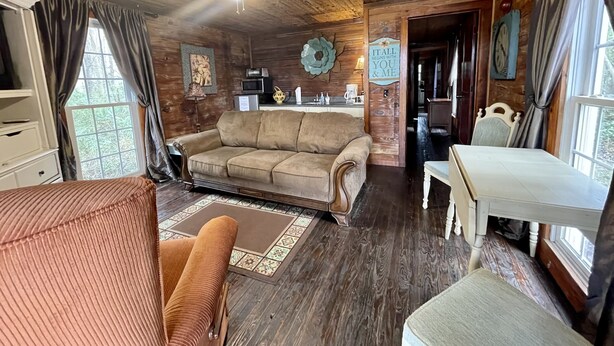 Living area - Row Cottages Jasmine Cottage (Hartsfield)
