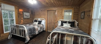 Row Cottages Mossy Oak Cottage