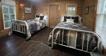 Row Cottages Mossy Oak Cottage