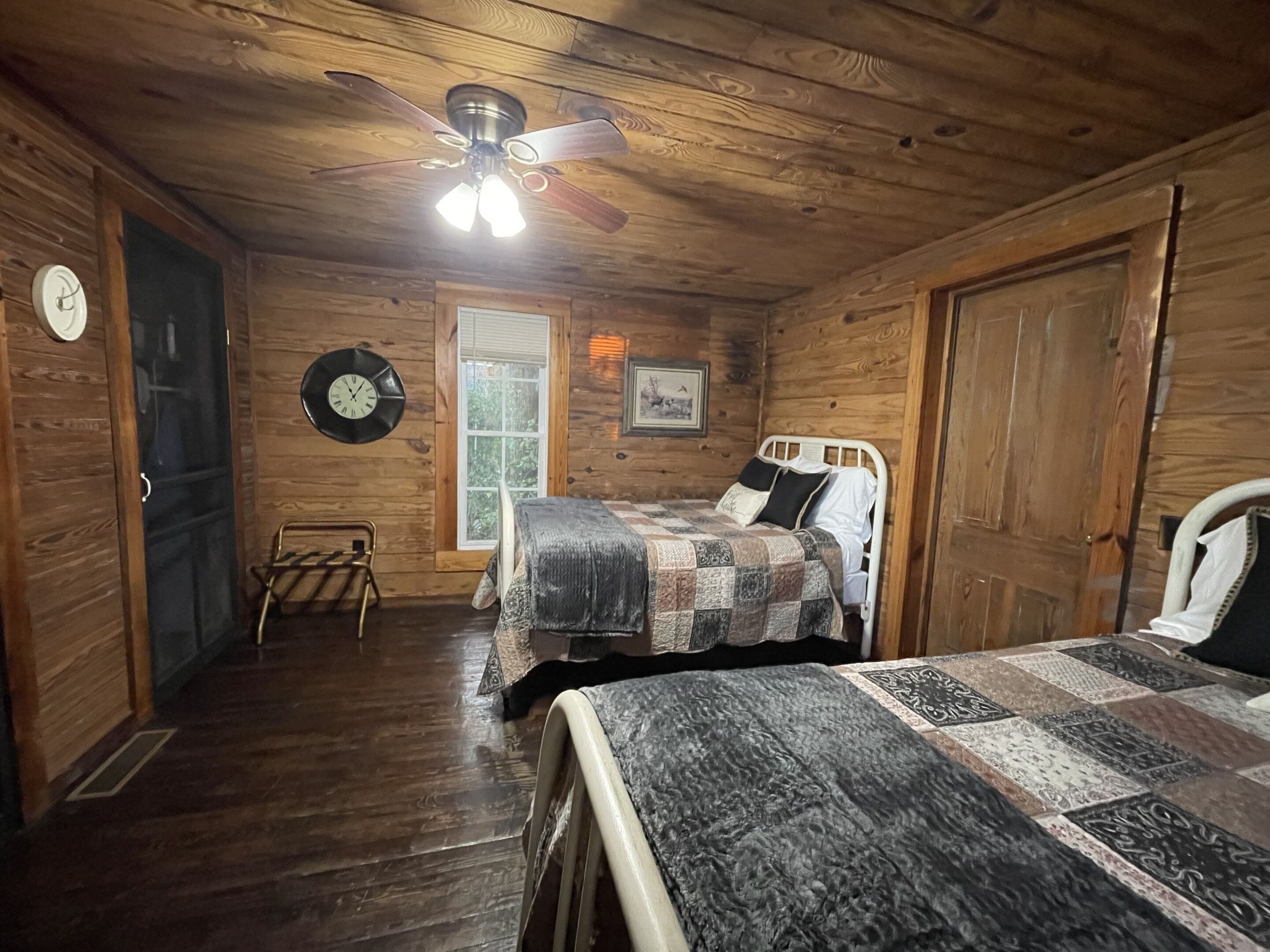 2 bedrooms, iron/ironing board, WiFi (free), bed sheets