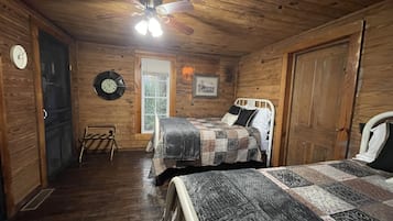 2 bedrooms, iron/ironing board, WiFi (free), bed sheets