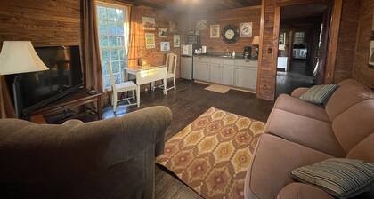 Row Cottages Mossy Oak Cottage