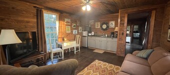 Row Cottages Mossy Oak Cottage
