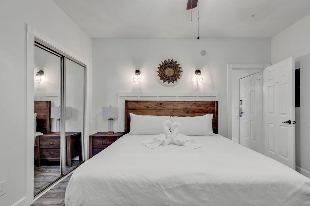 3 bedrooms, iron/ironing board, bed sheets