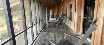 Dee's Lakehouse