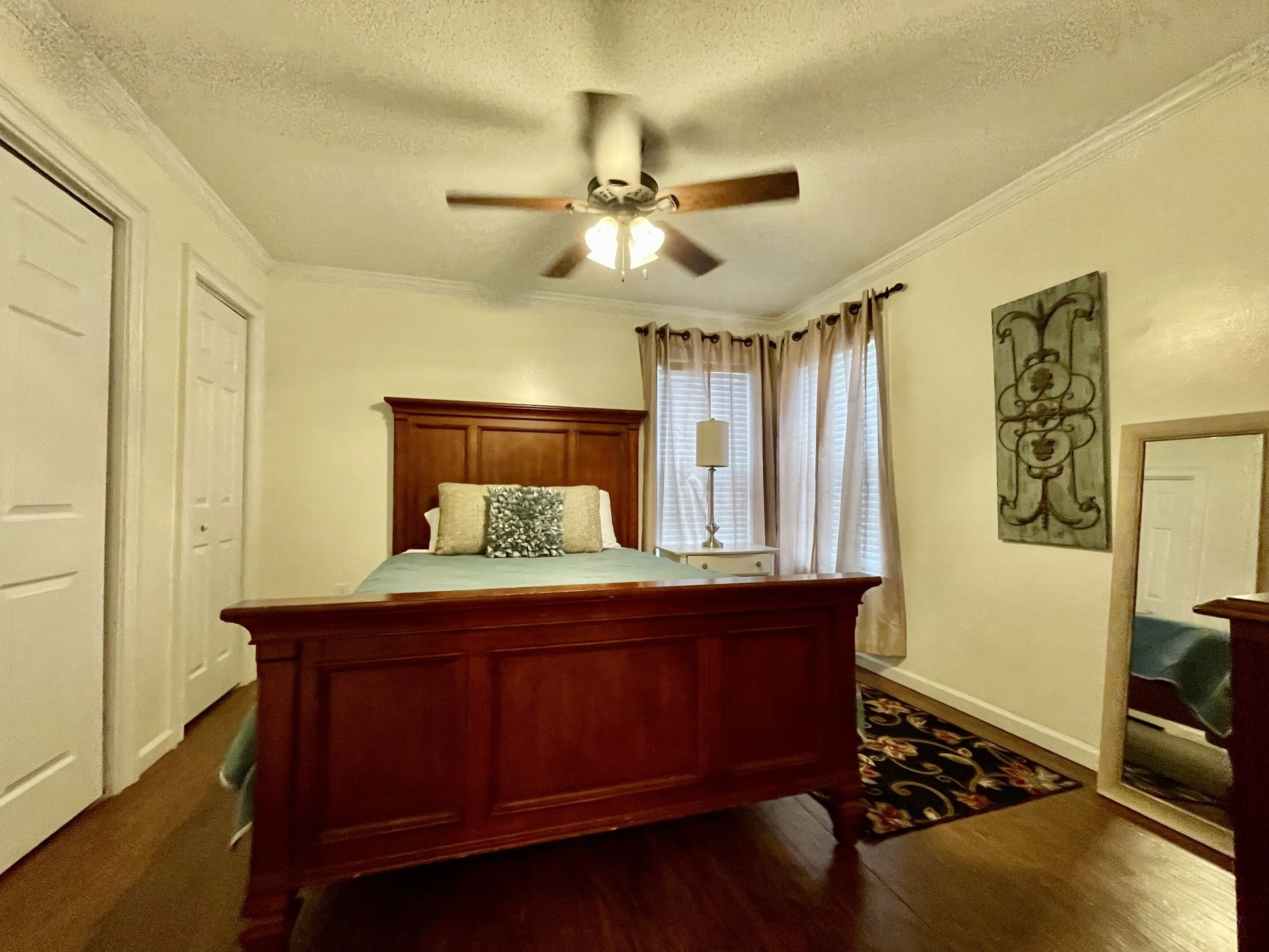 2 bedrooms, iron/ironing board, free WiFi, bed sheets