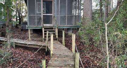 Row Cottages Redbud Cottage