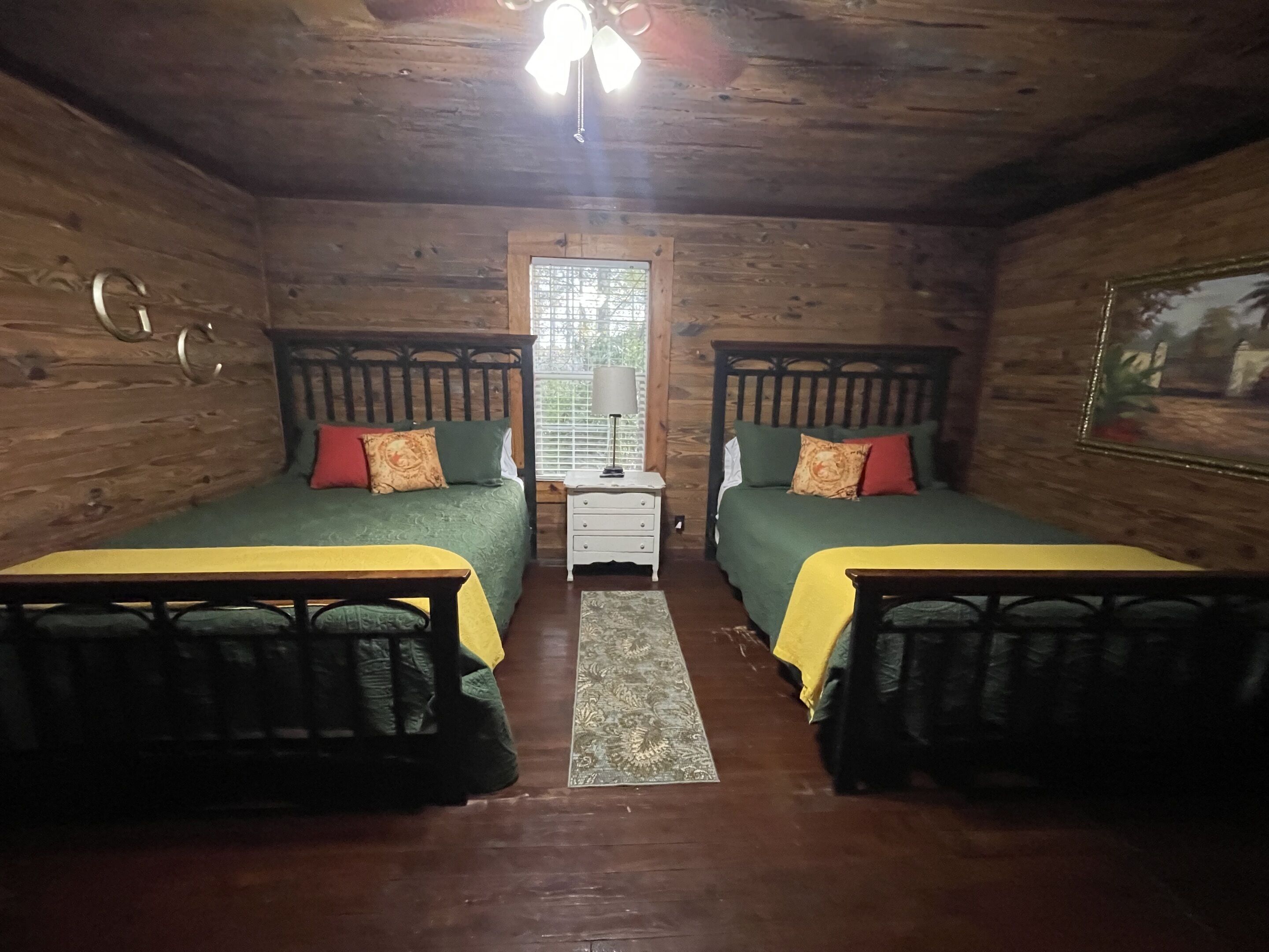 2 chambres, fer et planche à repasser, Wi-Fi gratuit, draps fournis