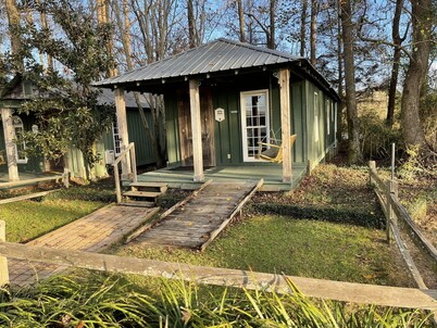 Row Cottages Redbud Cottage