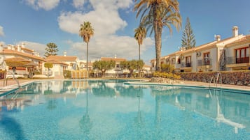 Apartamento | Piscina | Una piscina al aire libre