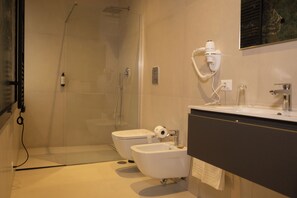Luxury Double Room | Bathroom | Separate tub and shower, hair dryer, slippers, towels