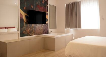 Monumental Luxury Rooms