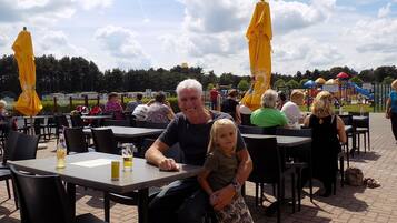 Chalet | Tempat makan