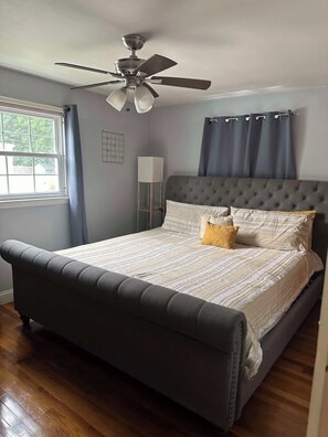 4 makuuhuonetta, silitysrauta/-lauta, Wi-Fi, vuodevaatteet