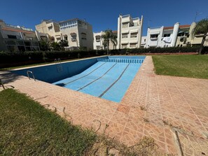 Outdoor pool - Triplex 5 min from the beach ! (Témara)