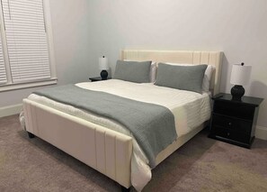 3 soverom, strykejern/-brett, wi-fi og sengetøy