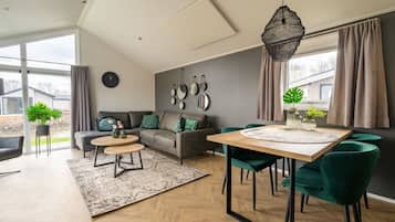 Chalet | Dining