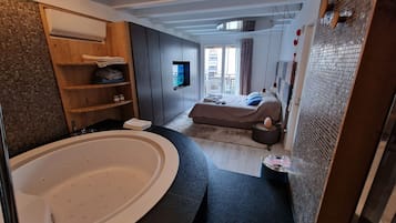 2 Schlafzimmer, Zimmersafe, kostenloses WLAN, Bettwäsche