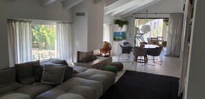 Téléviseur connecté, foyer