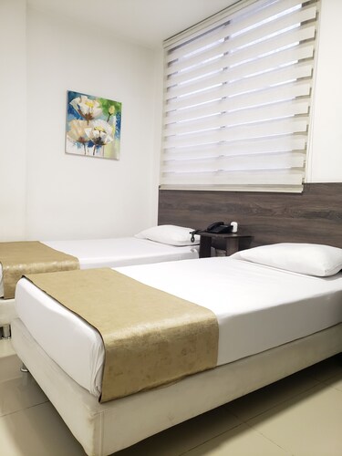 HOTEL SUITE CENTER