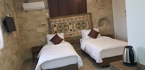 Minibar, soundproofing, free WiFi, bed sheets - ESKİ URLA (Urla)