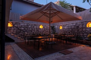 55 cmの液晶テレビ (衛星放送視聴可)