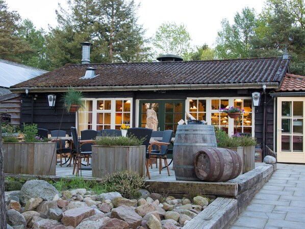 Property grounds - Cozy Chalet Near a National Park (Ruinen)