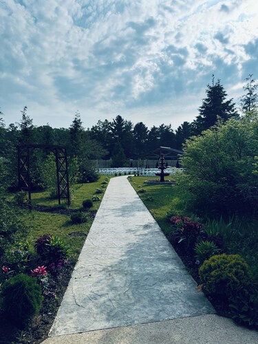 The Woods Suite #310 Free Arcade, Movie Theater, Patio Area, Playground and more