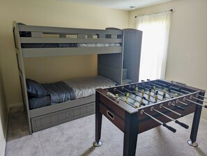 4 Schlafzimmer, BĂŒgeleisen/BĂŒgelbrett, WLAN, BettwĂ€sche