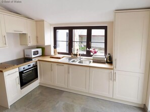 Electric kettle - Holiday Home Near Mumbles Pier (Swansea)