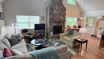 Télévision, cheminée