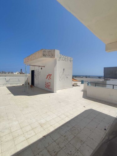 2-bedroom building with WiFi,400 m2 of terrasses, perfect for artists and groups