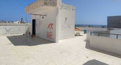 2-bedroom building with WiFi,400 m2 of terrasses, perfect for artists and groups