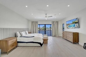 5 bedrooms, iron/ironing board, WiFi, bed sheets