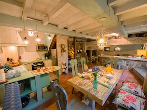 บ้านพัก | ครัวส่วนตัว | ตู้เย็น, เครื่องชงกาแฟ/ชา, เก้าอี้กินข้าวสำหรับเด็ก