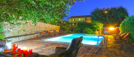 Casa | Alberca | Alberca techada y alberca al aire libre