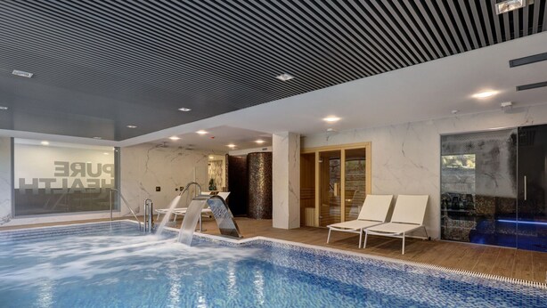 Pool | Outdoor pool - Belvilla by OYO Apartment in Estepona (Estepona)
