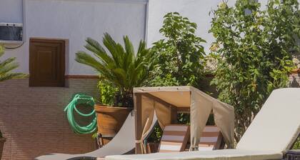 Cubo's Noches de Luna Casabermeja House / city center / community pool / free Wi-Fi