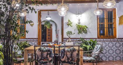 Cubo's Noches de Luna Casabermeja House / city center / community pool / free Wi-Fi