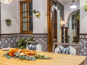 Dining - Cubo's Noches de Luna Casabermeja House / city center / community pool / free Wi-Fi (Casabermeja)