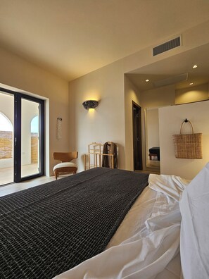 3 bedrooms, desk, iron/ironing board, bed sheets - Aria villa house with swimming pool a few meters from the beach with fine sand   (San Pietro In Bevagna)