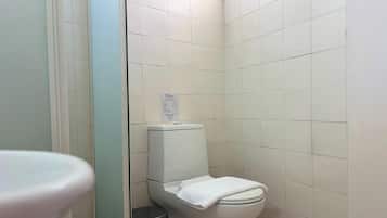 Luxury Studio, City View | Bathroom