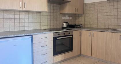 Phaedrus Living: Hoopoe Residencies 103