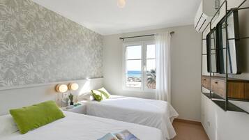 Chalet | 2 bedrooms, individually furnished, bed sheets