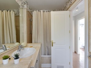 Chalet | Kamar mandi