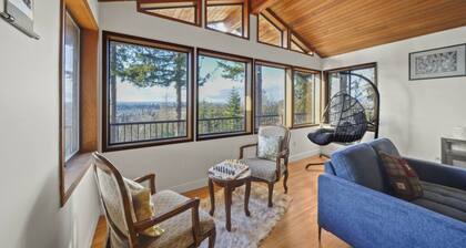 Five Bedroom Oasis with View of Abbotsford Valley