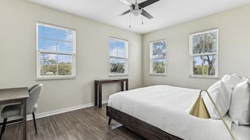 Apartemen Comfort (Self Check-in with Virtual Front Desk) | 3 kamar tidur dan didekorasi berbeda-beda